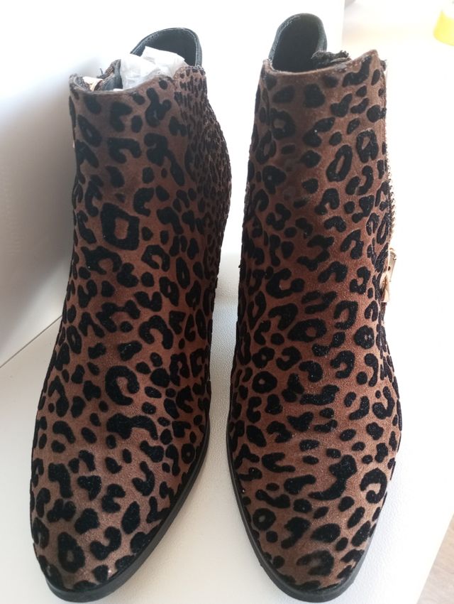 Botines alta calidad leopardo38,5por 20 euros