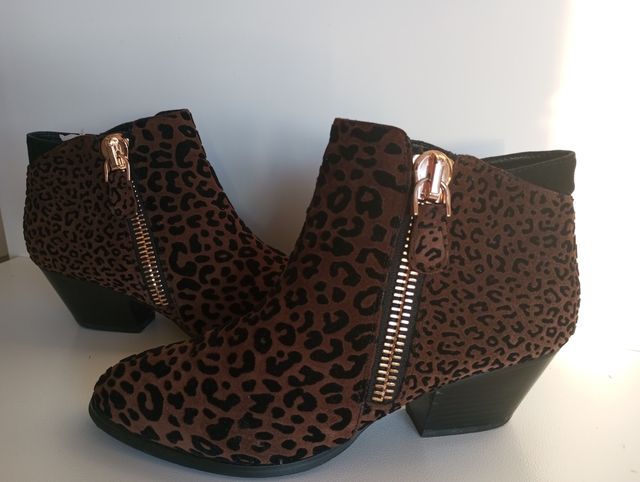 Botines alta calidad leopardo38,5por 20 euros