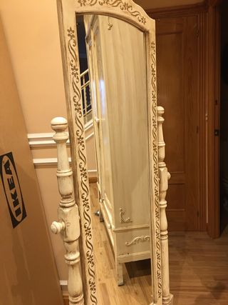 ESPEJO DE MADERA DE PIE