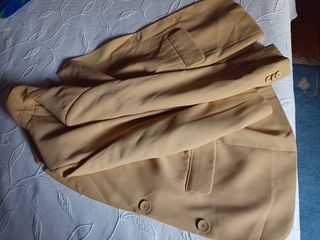 Chaqueta americana amarilla 
