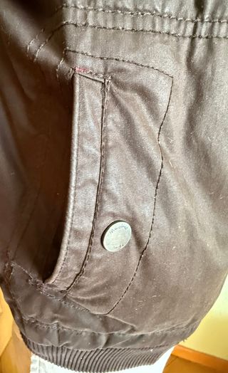 Cazadora Massimo Dutti . Talla M. Color marrón.