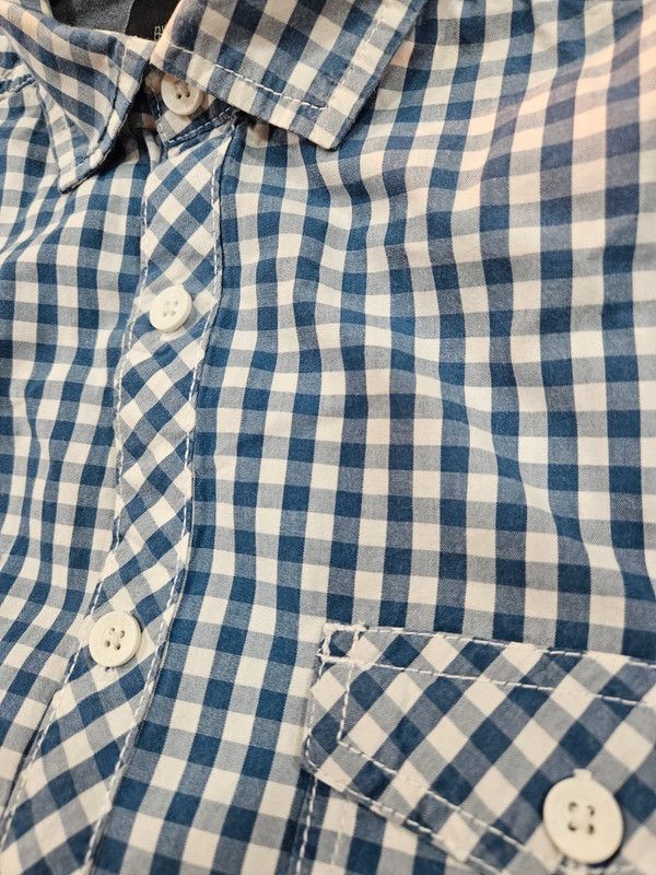 Camisa blanca y azul de cuadros talla S de Cedarwo