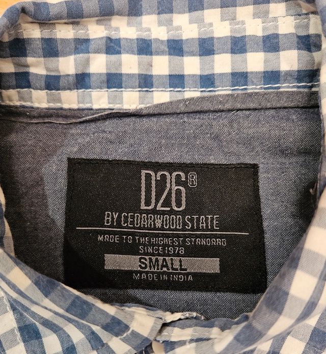 Camisa blanca y azul de cuadros talla S de Cedarwo