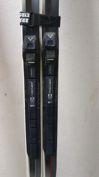 Dos pares de skies de 198