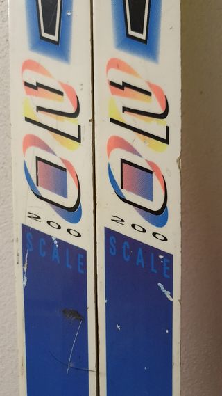 Dos pares de skies de 198