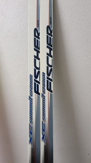 Dos pares de skies de 198