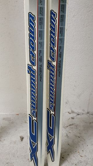 Dos pares de skies de 198