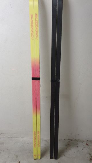 Dos pares de skies de 198