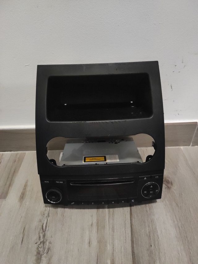 Radio + consola central Mercedes Benz