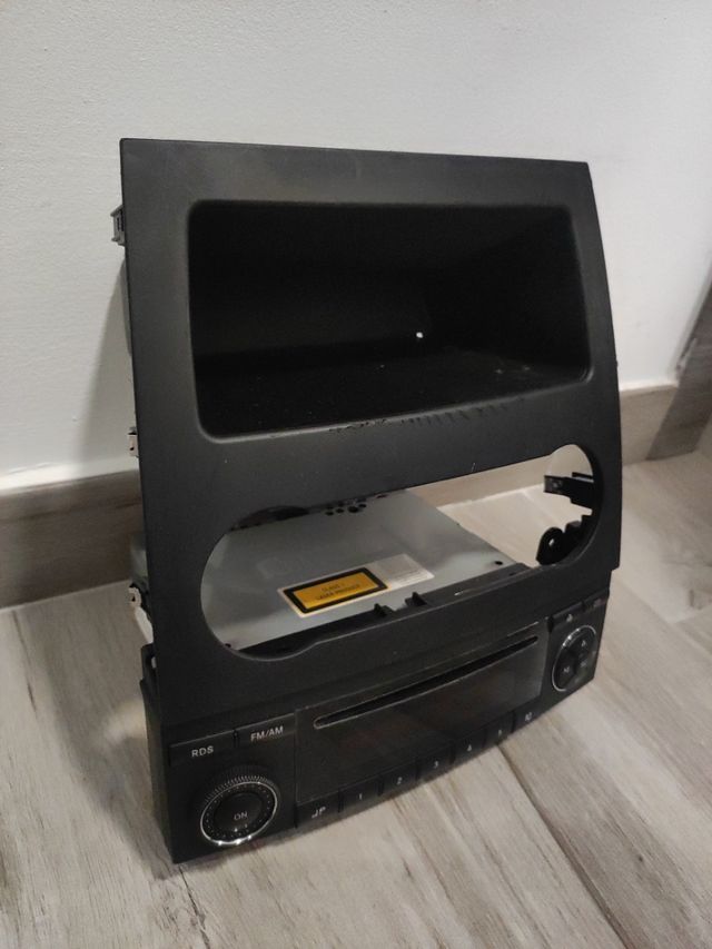 Radio + consola central Mercedes Benz