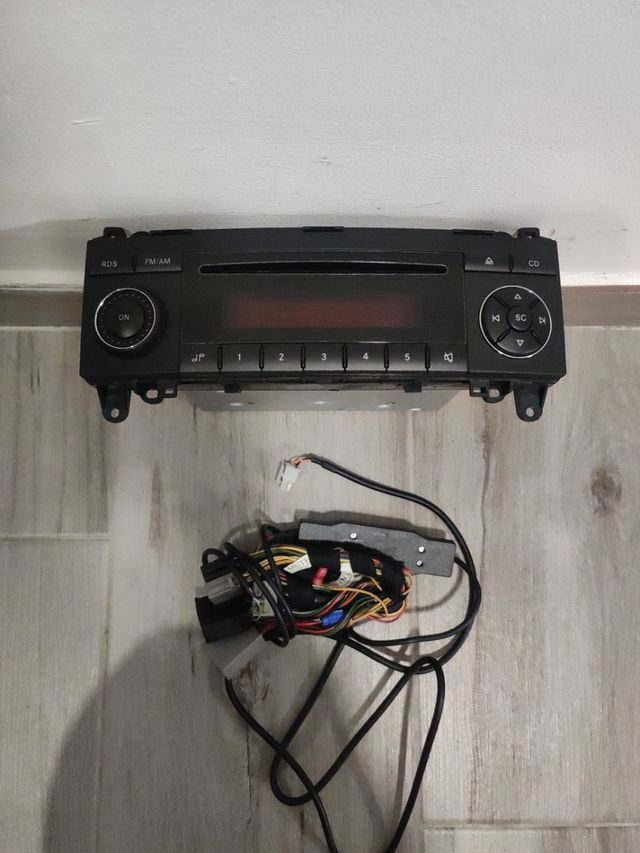 Radio + consola central Mercedes Benz