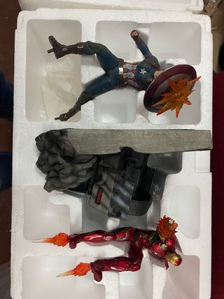Captain America vs Iron man diorama Civil War