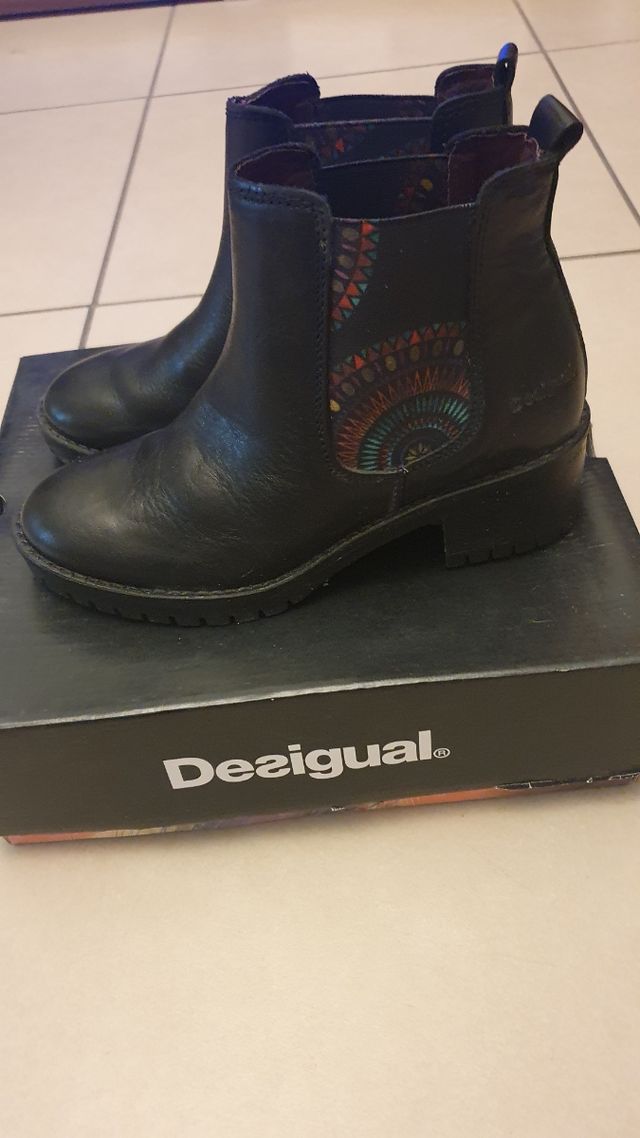 Stivaletti desigual 36 con carro armato in saldo