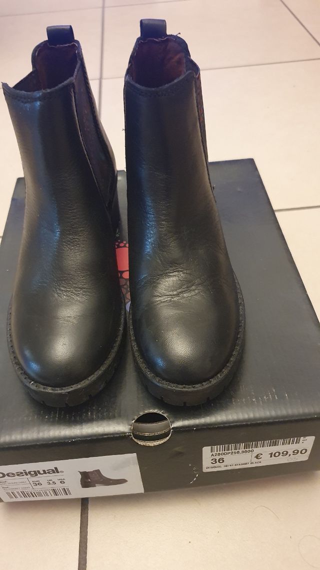 Stivaletti desigual 36 con carro armato in saldo