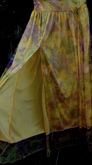 Vestido de tul asimétrico
