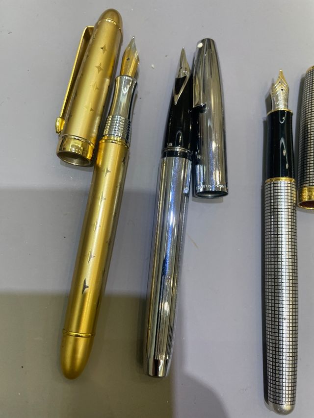 Lote plumas y bolígrafos