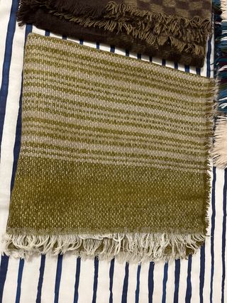 Bufandas manta. Las 4 por 10 euros, 1 por 3 euros