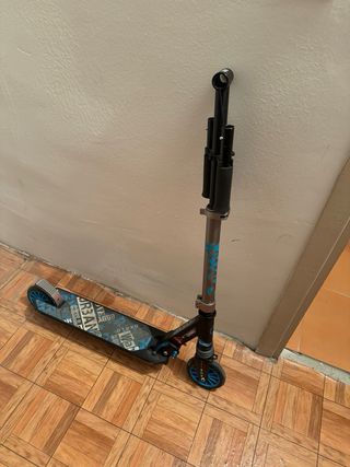 Patinete scooter azul