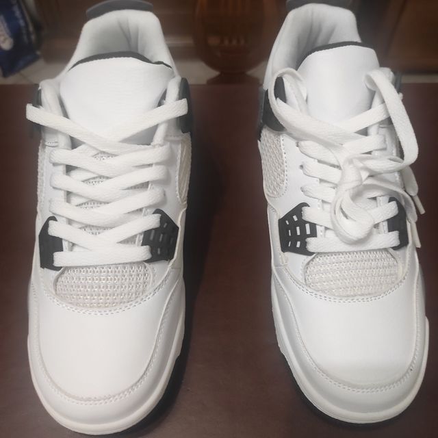 Sneakers unisex nuove mai usate