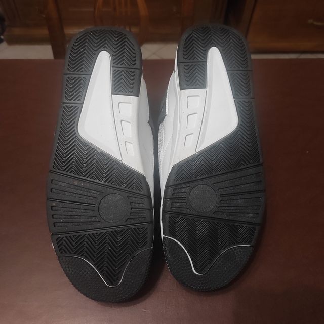 Sneakers unisex nuove mai usate