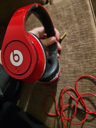 Cascos Beats studio by Dr Dre rojos con cab