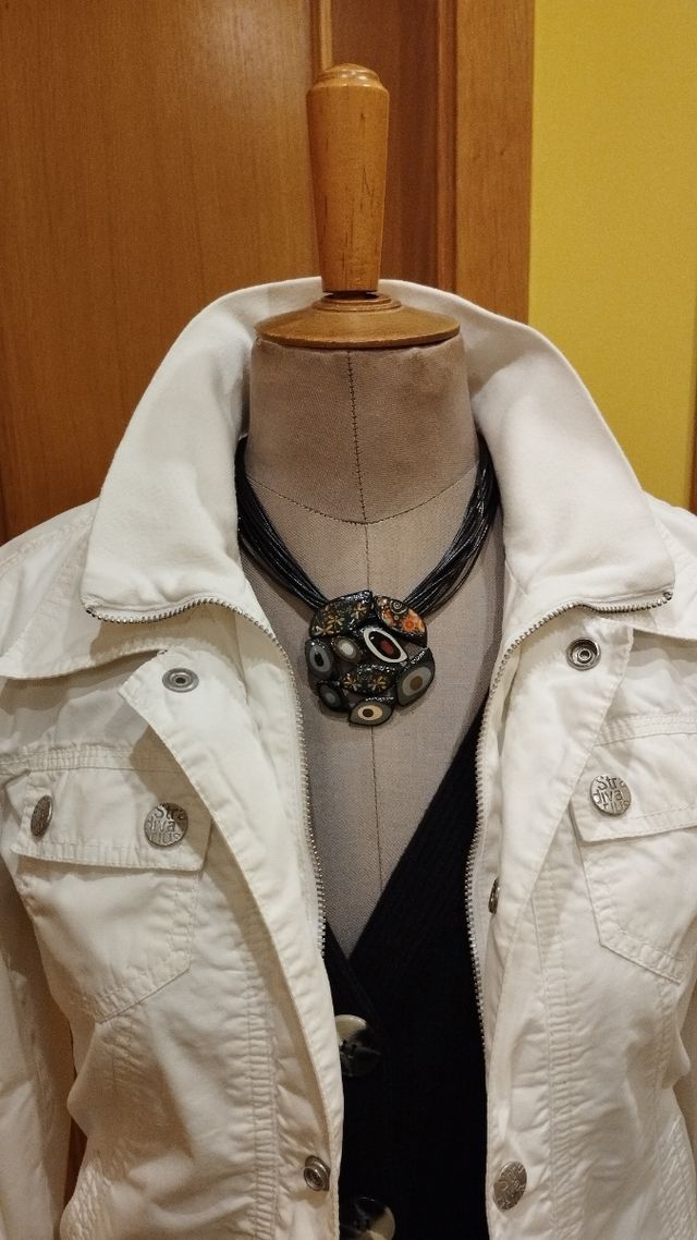 Cazadora chaqueta blanca Stradivarius T-S