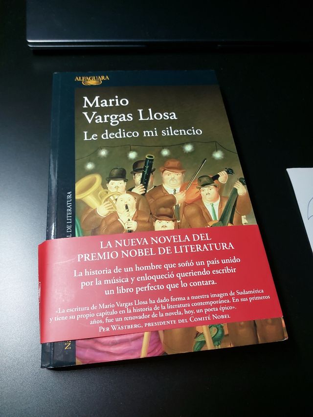 Le dedico mi silencio