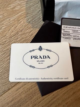 Portafogli rosso in pelle Prada