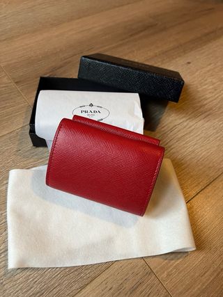 Portafogli rosso in pelle Prada
