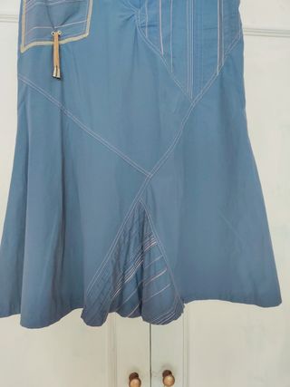 Falda midi vintage acampanada azul