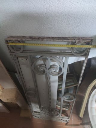 Pareja rejas de hierro