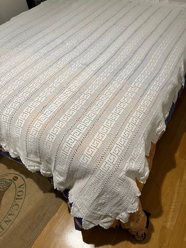 Colcha crochet, preciosa. Muy buen estado,