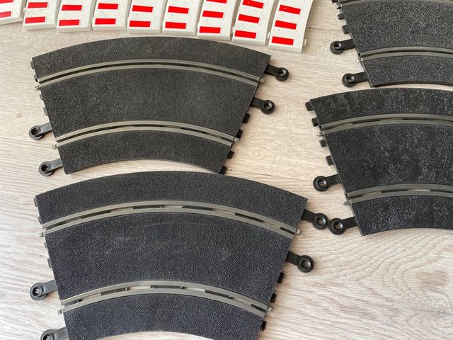 Set di binari e accessori | Scalextric 