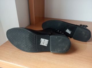 Botines bajos con tachuelas 