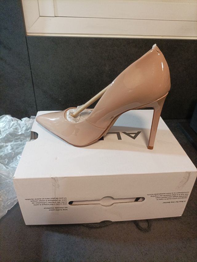 Zapato tacón ALDO rosa nuevo.