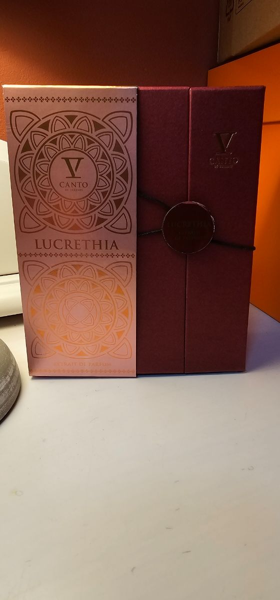 V-Canto Lucrethia. Con Amor Siempre es Posible