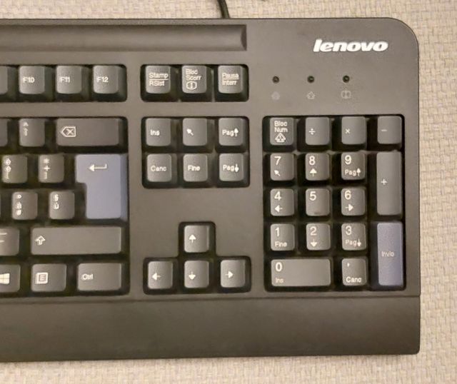 Tastiera per computer LENOVO. 