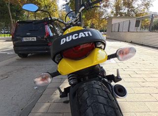 Ducati Scrambler luz trasera