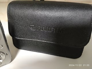 Cámara y funda Fujifilm