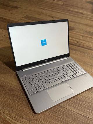 Portátil  HP 15SEQ1040NS