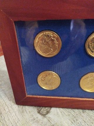 Cuadro monedas familia real
