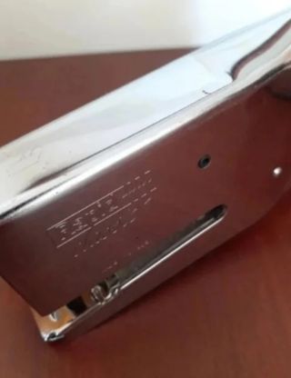 Lote grapadora y taladro cromados