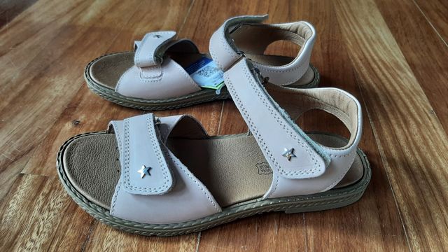 Sandalia Primigi niña con etiqueta. T34