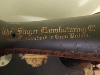 Maquina de coser Antigua