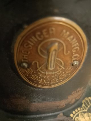 Maquina de coser Antigua