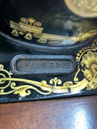 Máquina de coser SINGER de 1923 con mueble