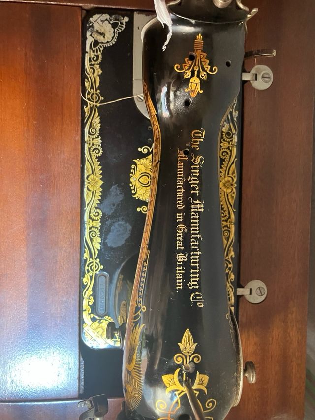 Máquina de coser SINGER de 1923 con mueble