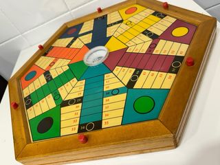 Parchis aut. antiguo hexagonal años 70 de madera
