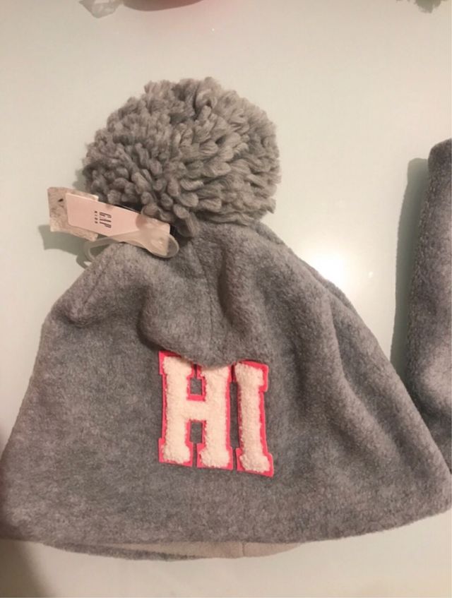 Cappello con scalda collo Gap