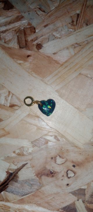 Charm Colgante Corazón Verde Opalescente